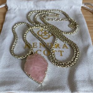 EUC Kendra Scott Corla necklace in rose quartz.